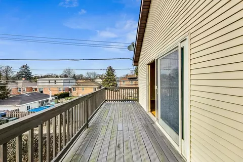 Exterior - 3910 Oak Ave, Brookfield, IL 60513 photo 6 of 19