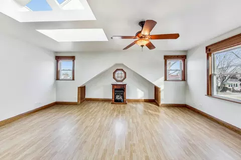 Dining - 3910 Oak Ave, Brookfield, IL 60513 photo 2 of 2