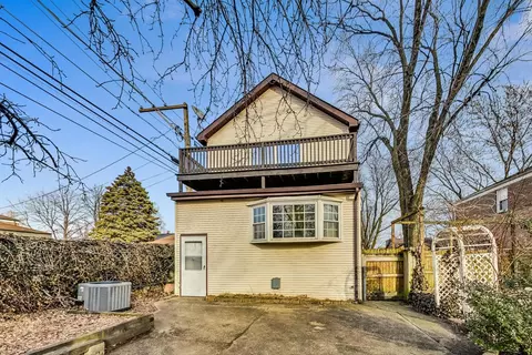 Exterior - 3910 Oak Ave, Brookfield, IL 60513 photo 10 of 19