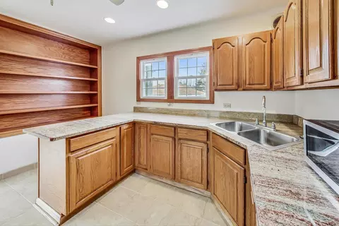 Kitchen - 3910 Oak Ave, Brookfield, IL 60513 photo 3 of 3