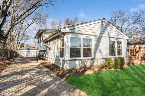 1804 Winthrop Rd, Highland Park, IL 60035