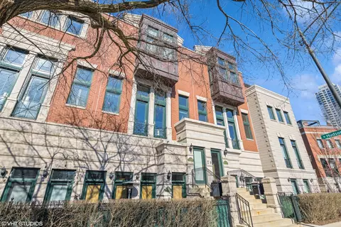 430 W Armitage Ave #D, Chicago, IL 60614