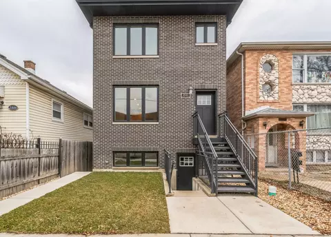2840 W 36th Pl, Chicago, IL 60632