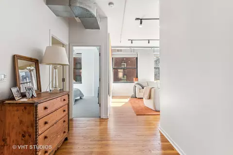 Entry Way - 6 E Monroe St #1101, Chicago, IL 60603 photo 1 of 4