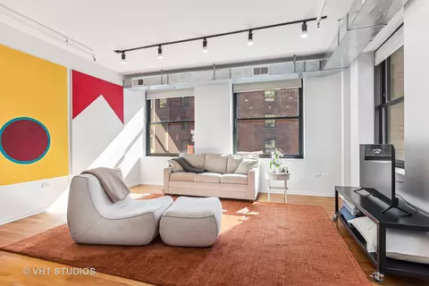 Living - 6 E Monroe St #1101, Chicago, IL 60603 photo 3 of 3