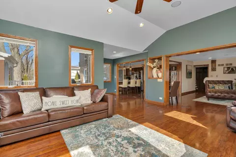 Living - 20916 Corinth Rd, Olympia Fields, IL 60461 photo 6 of 6