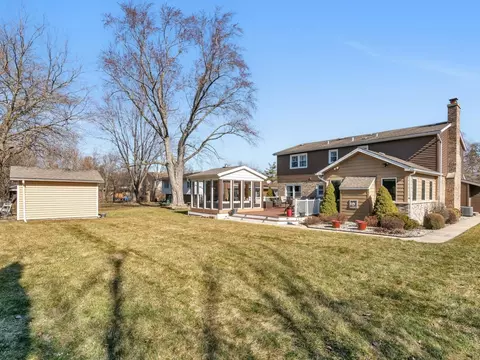 Exterior - 20916 Corinth Rd, Olympia Fields, IL 60461 photo 9 of 11