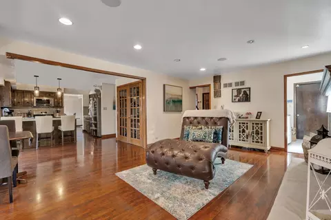 Living - 20916 Corinth Rd, Olympia Fields, IL 60461 photo 3 of 6