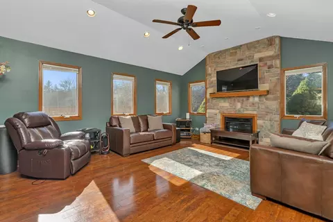 Living - 20916 Corinth Rd, Olympia Fields, IL 60461 photo 4 of 6