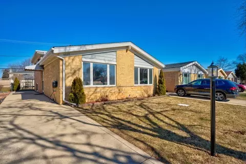 5222 Jarvis Ave, Skokie, IL 60077