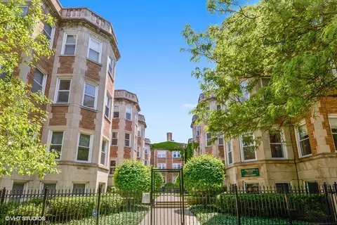 863 W Cornelia Ave #1, Chicago, IL 60657