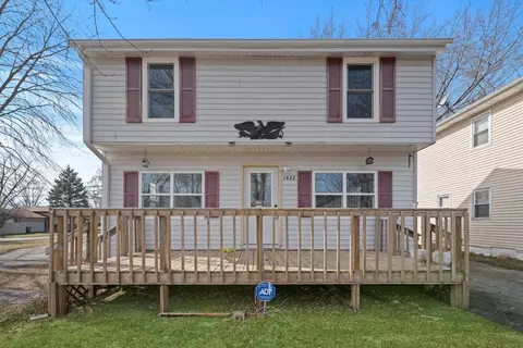 1422 Turnbull Dr, Round Lake Beach, IL 60073