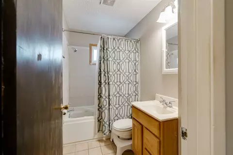 Bath - 2 Linda Ln, Normal, IL 61761 photo 1 of 2