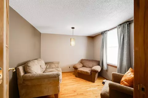 Living - 2 Linda Ln, Normal, IL 61761 photo 3 of 5