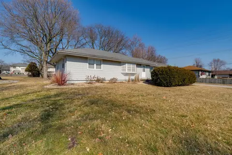 Exterior - 2 Linda Ln, Normal, IL 61761 photo 1 of 7