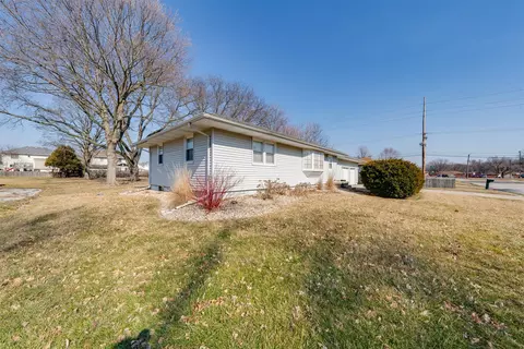 Exterior - 2 Linda Ln, Normal, IL 61761 photo 2 of 7