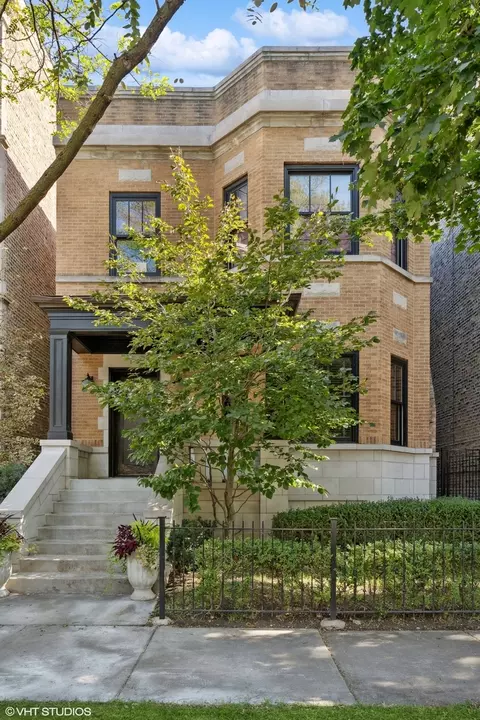 3733 N Wayne Ave, Chicago, IL 60613