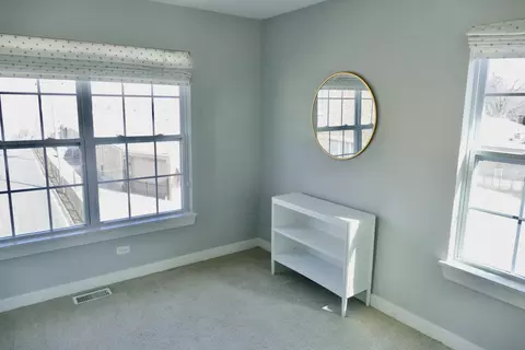 Other - Undisclosed, Evanston, IL 60201 photo 5 of 7