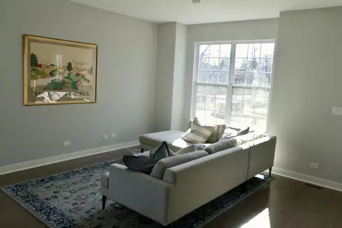 Living - Undisclosed, Evanston, IL 60201 photo 1 of 2