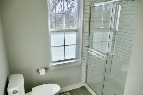 Bath - Undisclosed, Evanston, IL 60201 photo 2 of 3