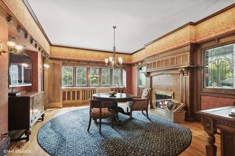Dining - 1203 Forest Ave, Evanston, IL 60202 photo 2 of 5