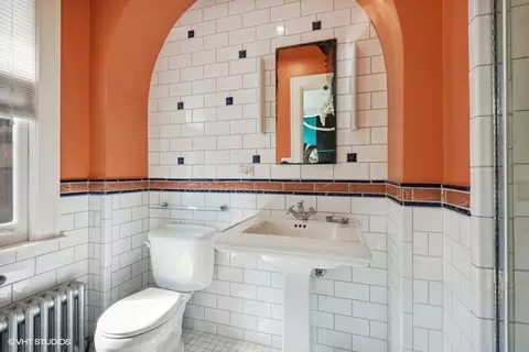 Bath - 1203 Forest Ave, Evanston, IL 60202 photo 3 of 7