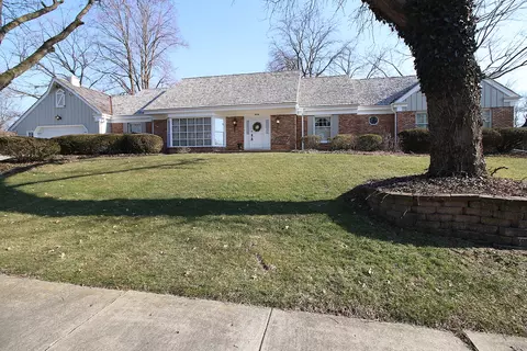 520 Meadow Wood Dr, Joliet, IL 60431