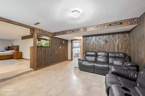 Living - 21 Jack St, Plano, IL 60545 photo 6 of 7