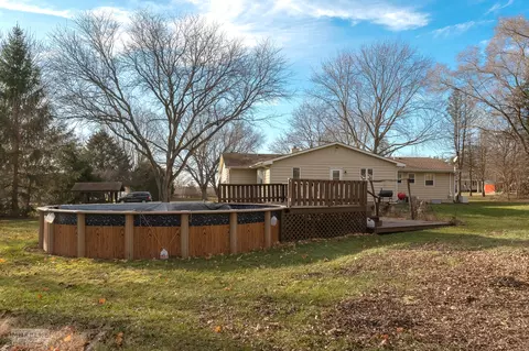 Exterior - 21 Jack St, Plano, IL 60545 photo 7 of 10