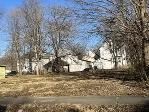 406 E Market St, Bloomington, IL 61701