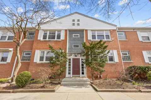 6605 N Damen Ave #2S, Chicago, IL 60645
