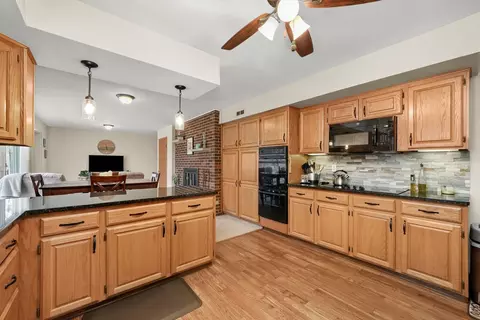 Kitchen - 1209 Timber Dr, Sleepy Hollow, IL 60118 photo 4 of 8