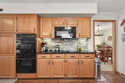 Kitchen - 1209 Timber Dr, Sleepy Hollow, IL 60118 photo 5 of 8
