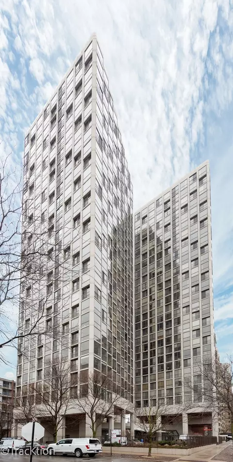 345 W Fullerton Pkwy #1705, Chicago, IL 60614