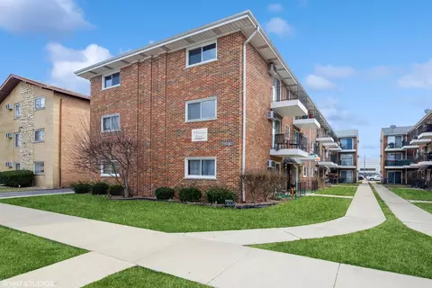 6133 W 64th Pl #D1, Chicago, IL 60638