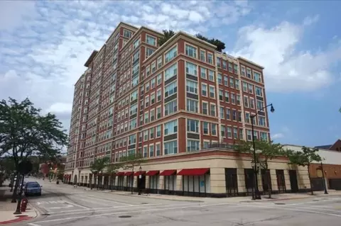 77 S Evergreen Ave #206, Arlington Heights, IL 60005
