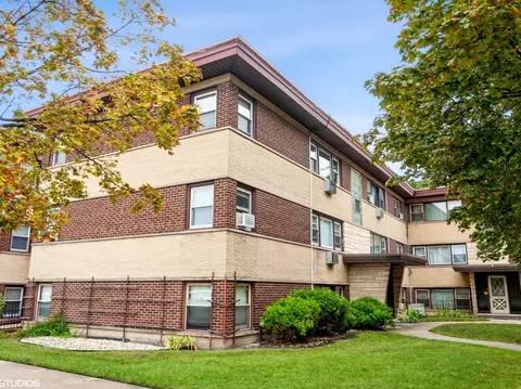 30 W Conti Pkwy #2N, Elmwood Park, IL 60707