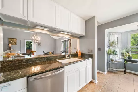 756 Thunderbird Trl, Carol Stream, IL 60188 photo 5