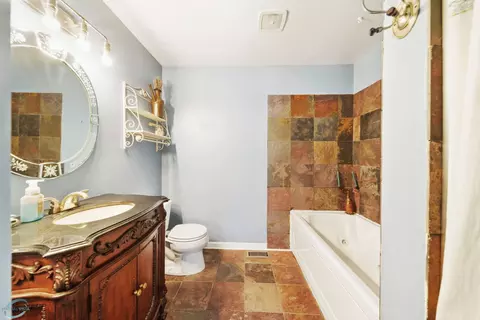 756 Thunderbird Trl, Carol Stream, IL 60188 photo 9