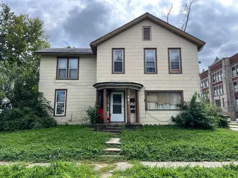 601 E Jefferson St, Bloomington, IL 61701