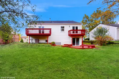 Exterior - 985 Stuart Dr, Bartlett, IL 60103 photo 9 of 10