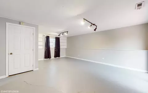 Exterior - 985 Stuart Dr, Bartlett, IL 60103 photo 3 of 10