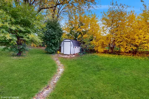 Exterior - 985 Stuart Dr, Bartlett, IL 60103 photo 8 of 10