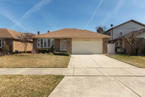 2941 Becket Ave, Westchester, IL 60154