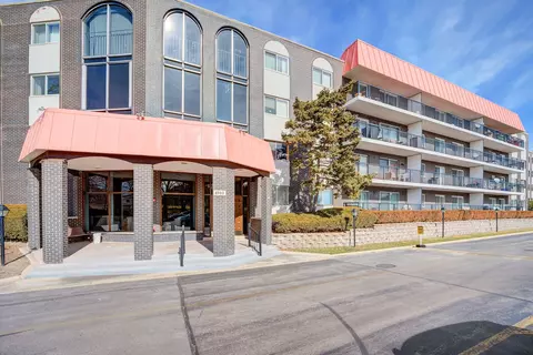 4940 Foster St #405, Skokie, IL 60077