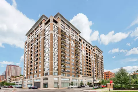 849 N Franklin St #717, Chicago, IL 60610