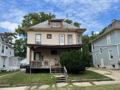 316 E Mulberry St, Bloomington, IL 61701