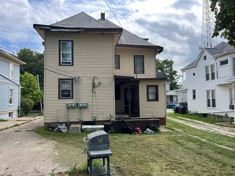 316 E Mulberry St, Bloomington, IL 61701 photo 3