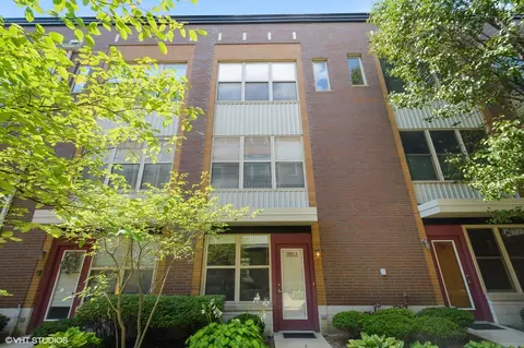 1244 W Monroe St #4, Chicago, IL 60607