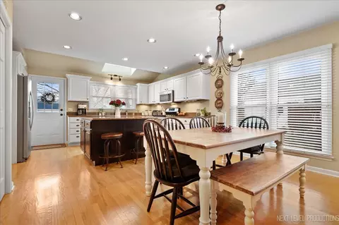 Dining - 941 Howard St, Wheaton, IL 60187 photo 1 of 4